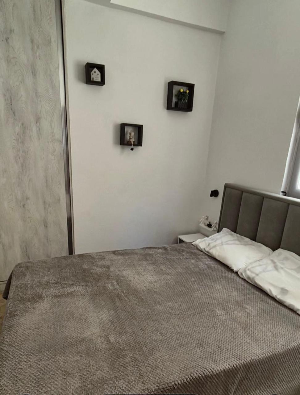 Happy Apartment Sarandë Esterno foto