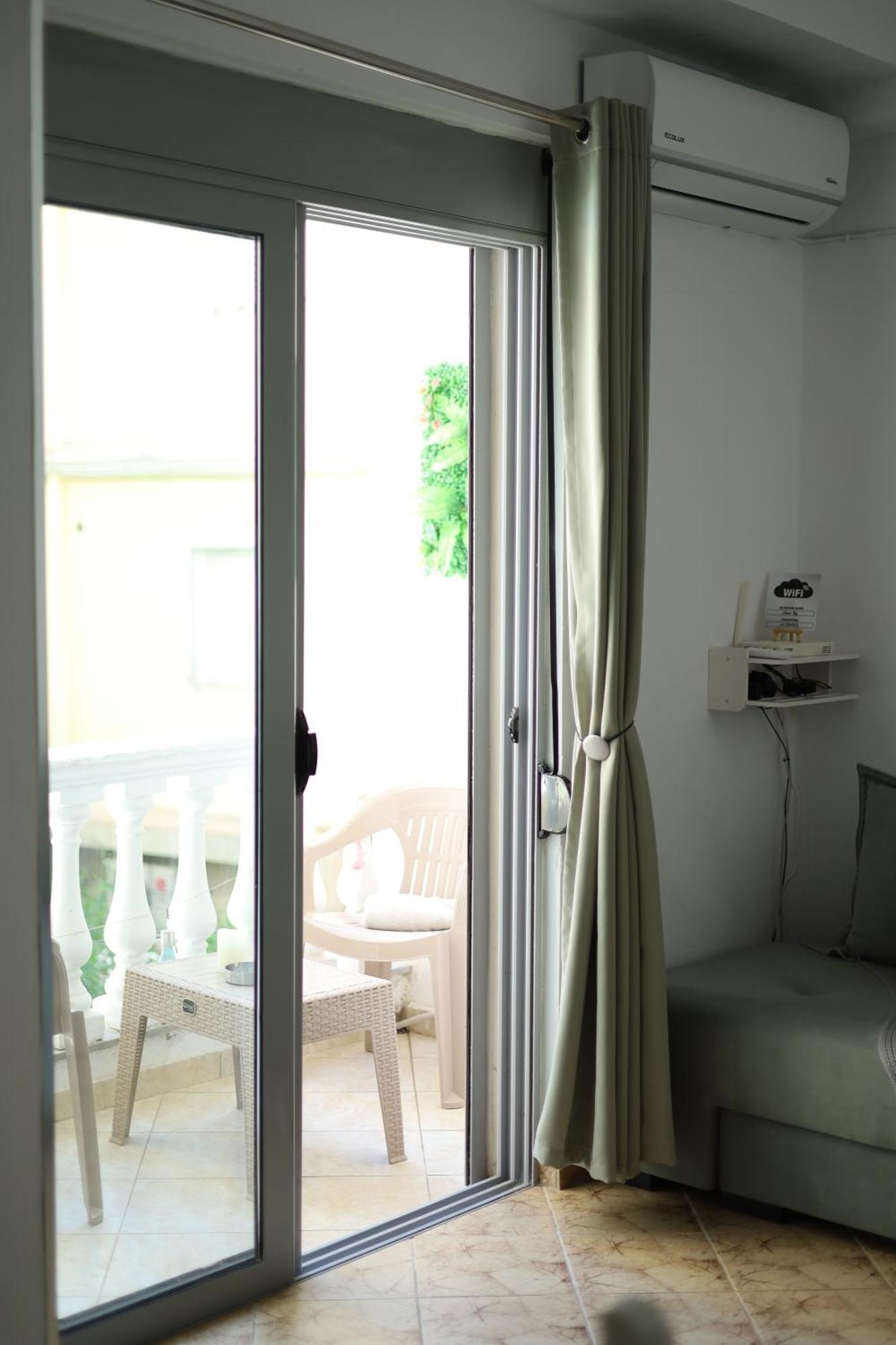 Happy Apartment Sarandë Esterno foto