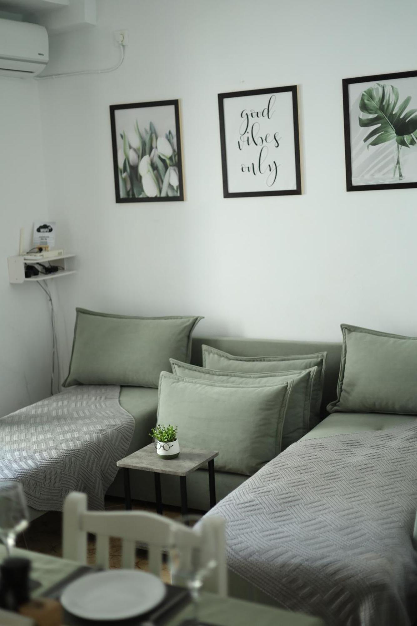 Happy Apartment Sarandë Esterno foto